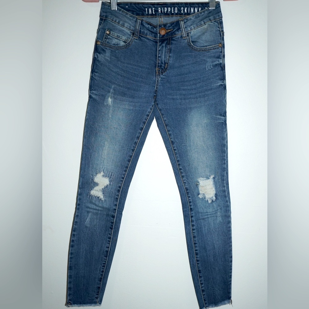 The Ripped Skinny Jeans Cotton On. Distressed. Size 2.